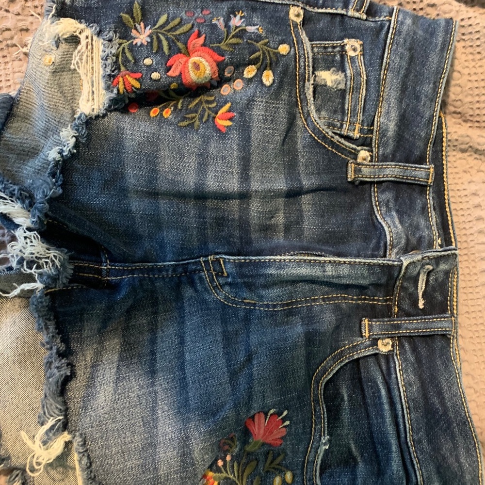 Women’s shorts. Size 4.